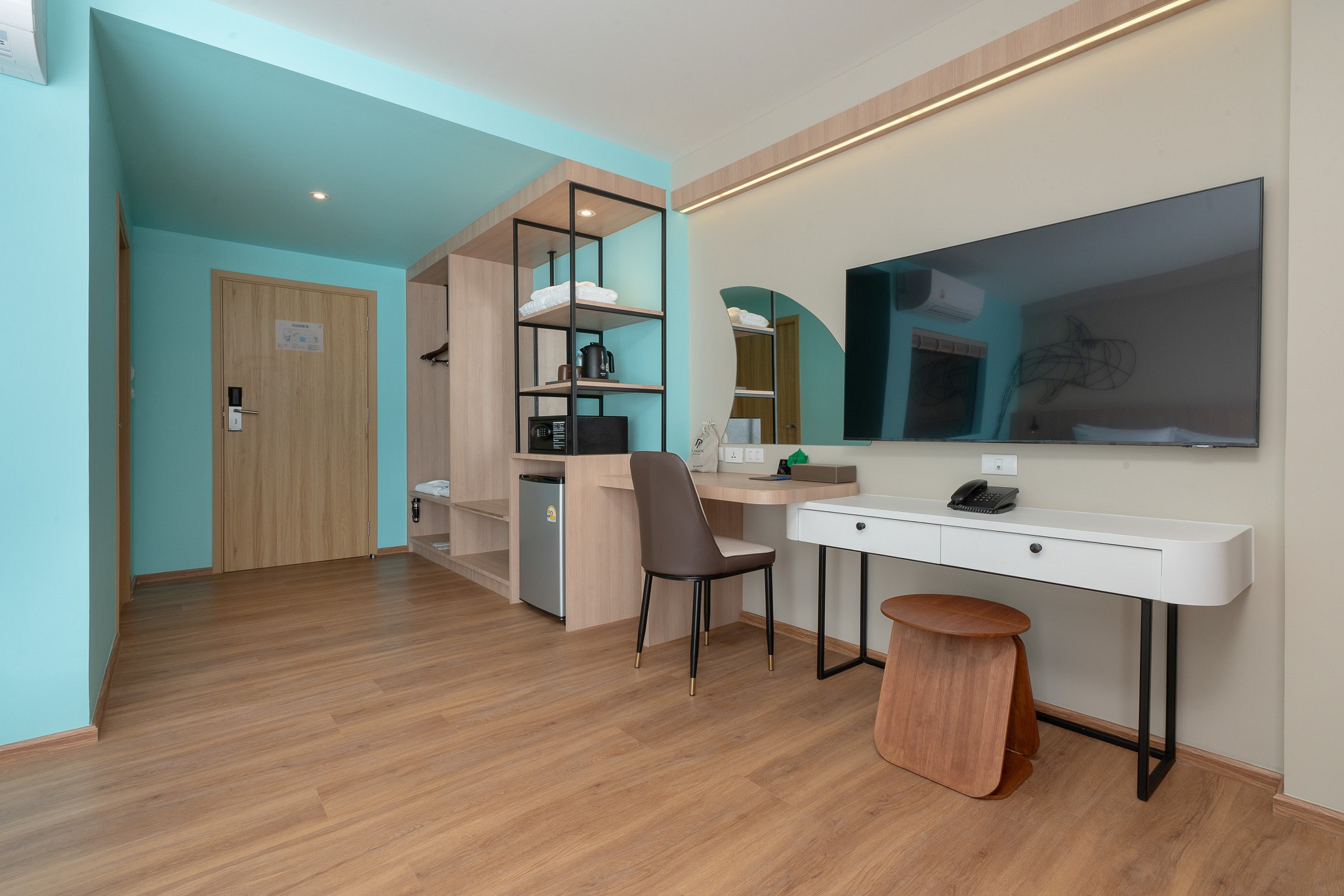 Deluxe Premier With Bathtub Room