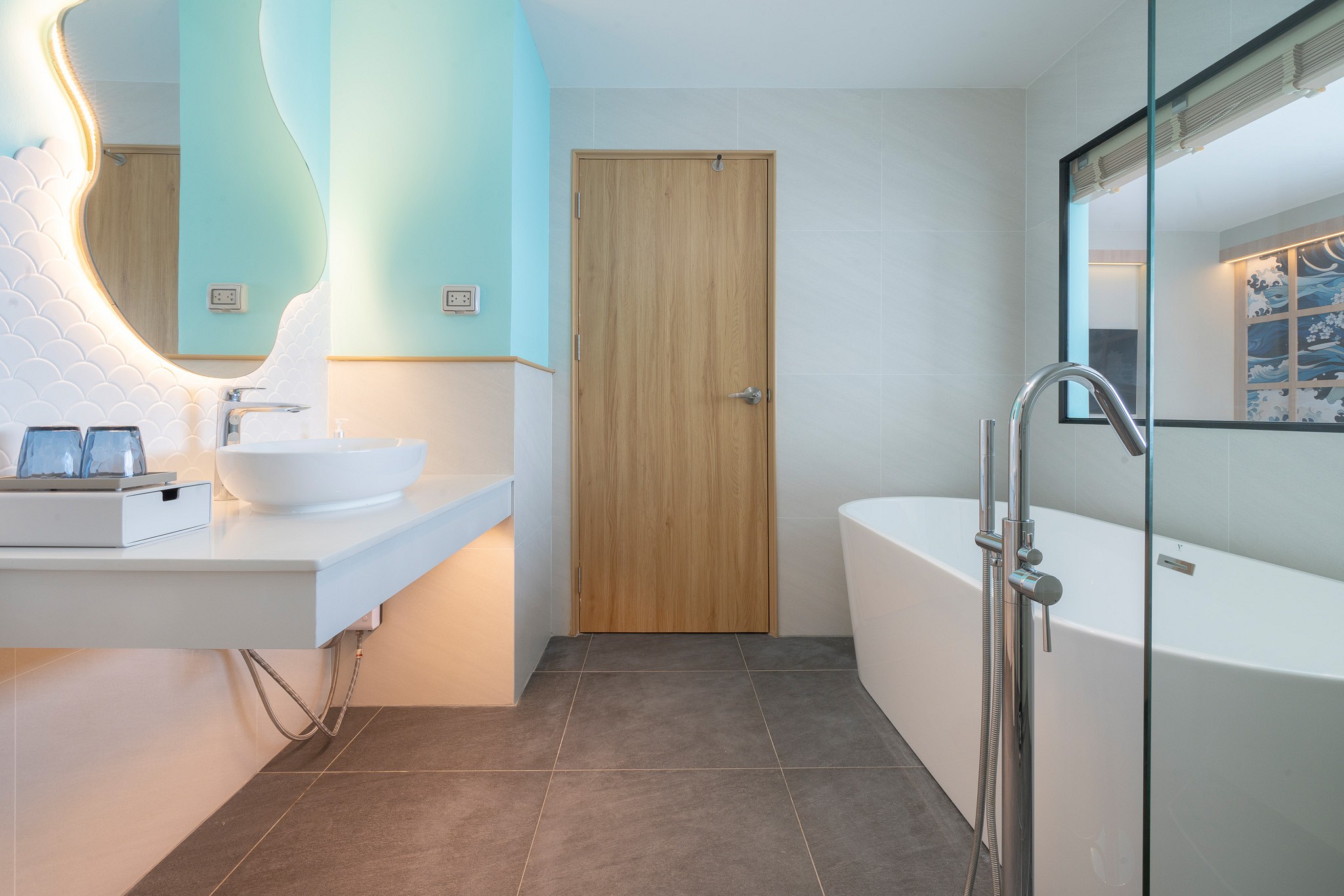 Deluxe Premier With Bathtub Room
